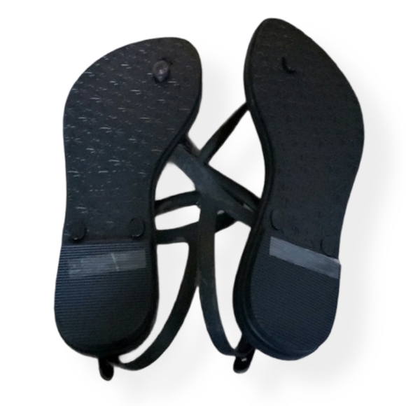 OLD NAVY woman's thong sandals NWOT - Picture 3 of 3